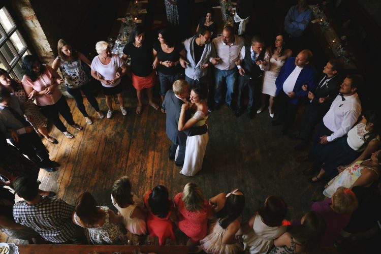 tančící novomanželé