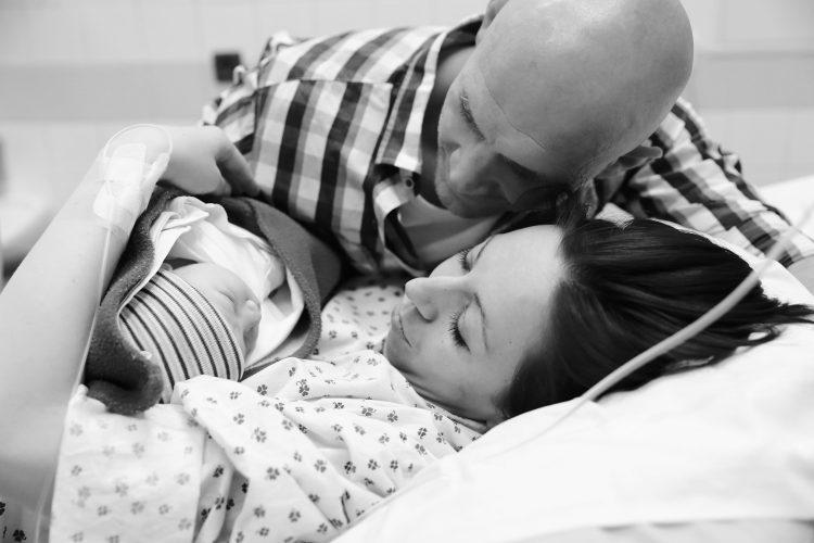 focení porodu a šťastní rodiče