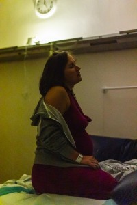 maminka čeká na příchod miminka