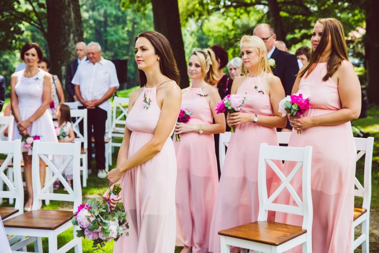 družičky u obřadu